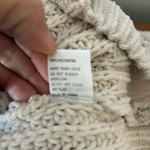 POL Cream V-Neck Knit Hoodie Sweater – Size L - Picture 8 of 10